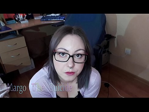 ❤️ Gabar Kacsan Oo Muraayad Leh Oo Kaamirada Si Qoto Dheer Ugu Nuugaysa Dildo ❤ Porno Guri