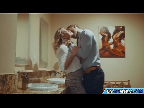❤️ Marka timo cad oo bunni ah ay kugu sasabtaan qolka nasashada ee dadweynaha ❤ Porno Guri